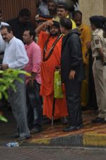 at Rajesh Khanna_s Funeral in Mumbai on 19th July 2012 (7).JPG